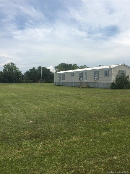 9900 Welsh Canal Rd, Welsh, LA 70591