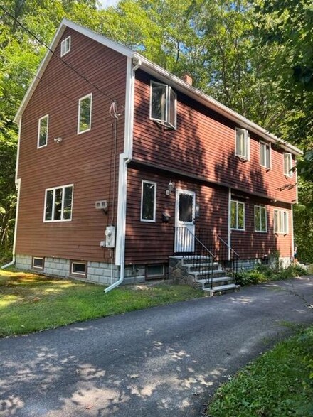 63 Eighth St, Portland, ME 04103