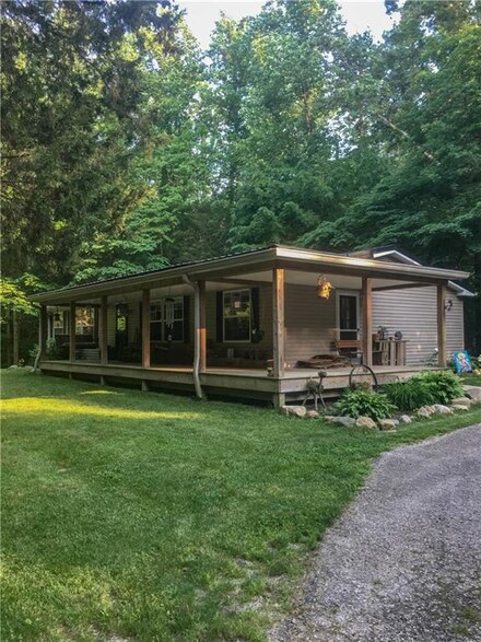 403 E 700 S, Trafalgar, IN 46181