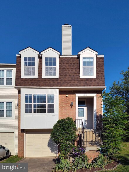 3326 Buckeye Ln, Fairfax, VA 22033