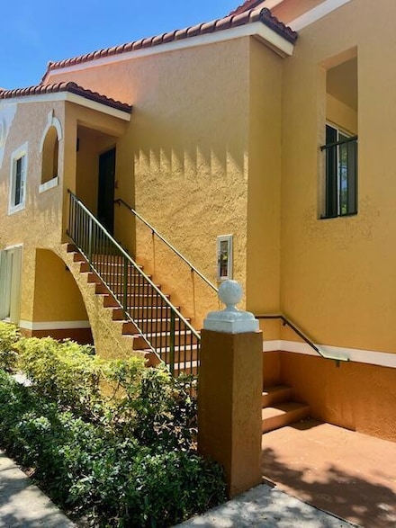 110 Yacht Club Way Unit 208, Hypoluxo, FL 33462