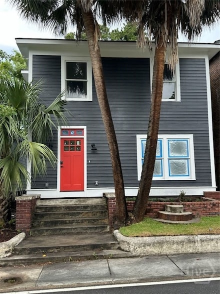 724 W Victory Dr, Savannah, GA 31405