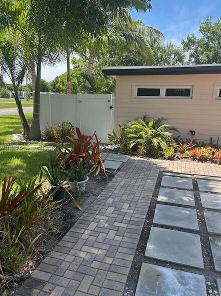 2016 NE 14th Ct Unit A, Fort Lauderdale, FL 33304