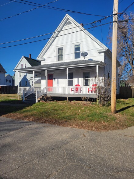 6 Edmunds St, Franklin, NH 03235