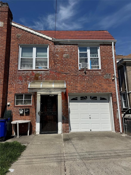 33-42 150th St, Flushing, NY 11354