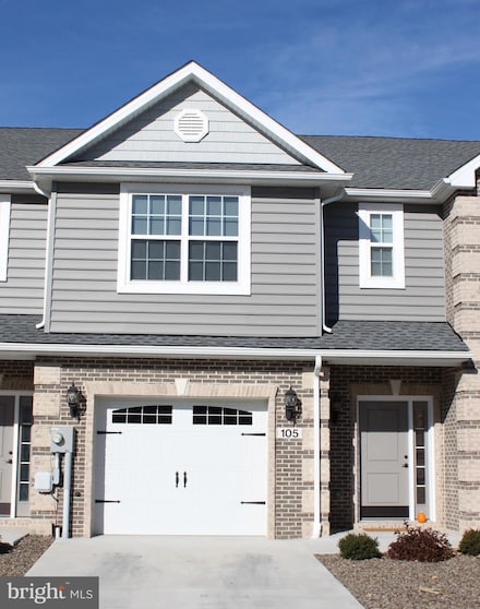 105 Delano Dr, Chambersburg, PA 17201