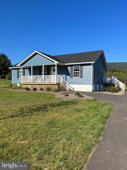 12 Mdg Ct, Berkeley Springs, WV 25411