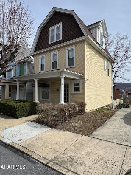 2425 Maple Ave, Altoona, PA 16601