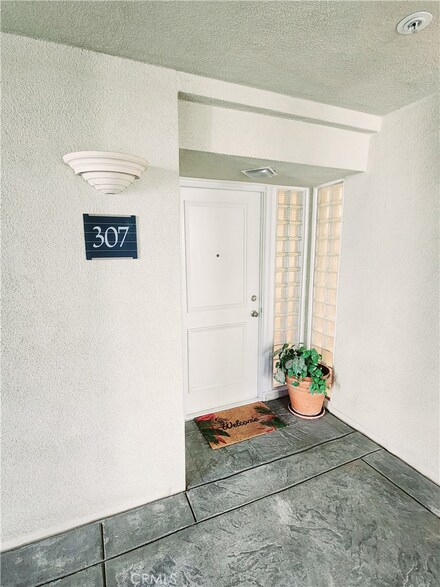 2253 Martin Unit 307, Irvine, CA 92612