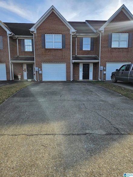 2056 Queens Ct, Moody, AL 35004