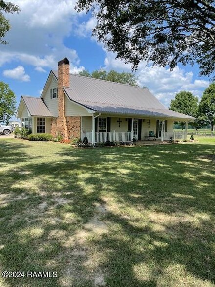 1101 Chantel Rd, Ville Platte, LA 70586