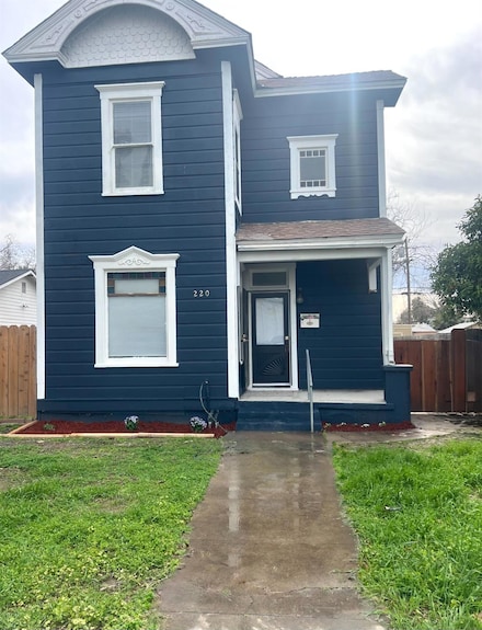 220 S K St, Madera, CA 93637