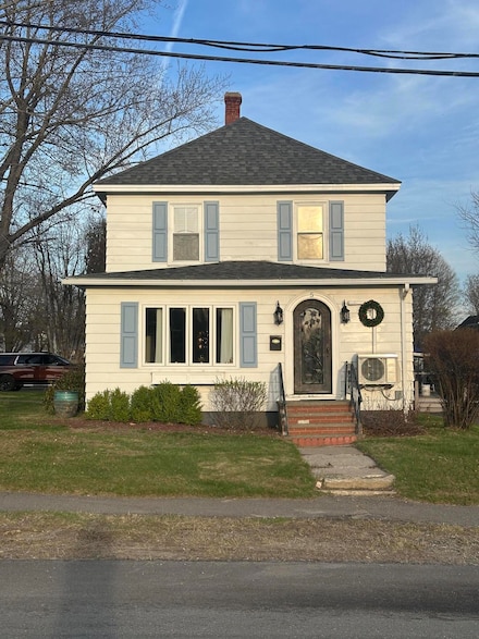 5 Cone St, East Millinocket, ME 04430
