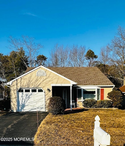 10 Deer Run Ln, Brick, NJ 08724