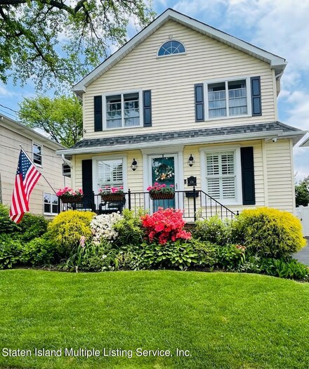 136 David St, Staten Island, NY 10308
