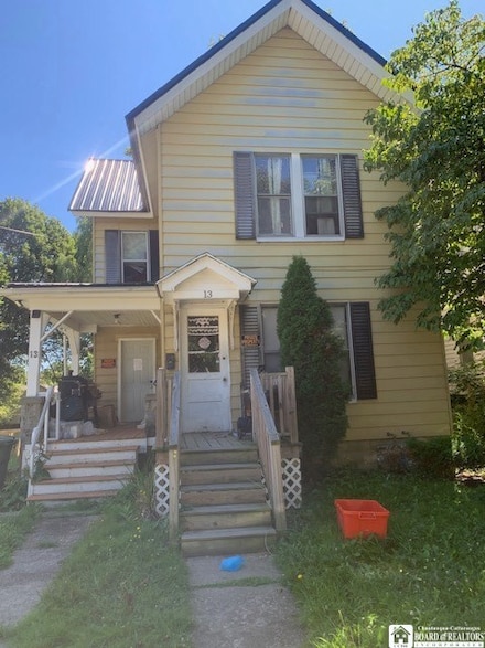 13 Charles St, Jamestown, NY 14701