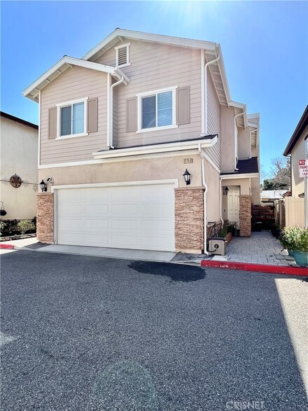 22758 Walnut Park Ln Unit 9, Newhall, CA 91321