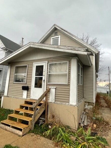 1019 10th St SW, Cedar Rapids, IA 52404