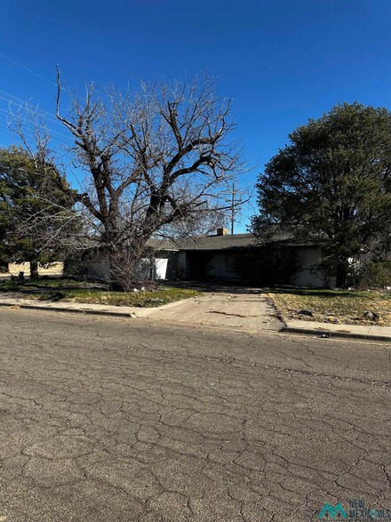 2021 Axtell St, Clovis, NM 88101