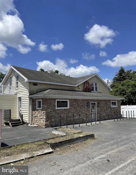 3594 N Susquehanna Trail, York, PA 17406