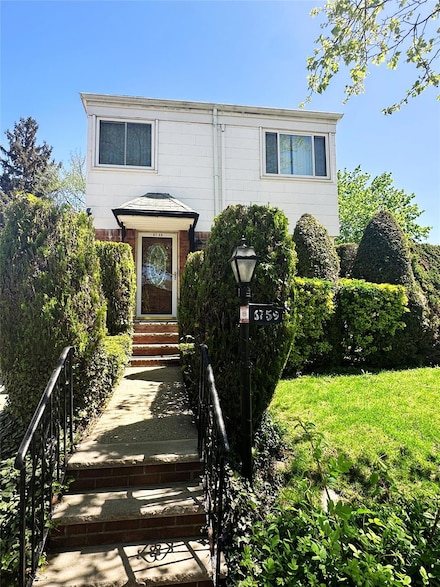 6759 197th St, Fresh Meadows, NY 11365