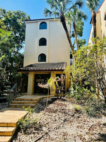 6060 S Falls Circle Dr Unit 311, Lauderhill, FL 33319