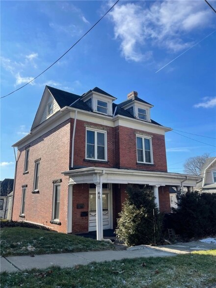 455 W Pearl St, Butler, PA 16001