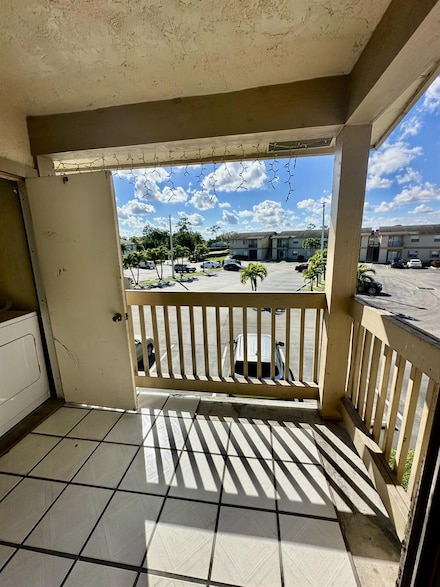 1830 Abbey Rd Unit 201J, West Palm Beach, FL 33415