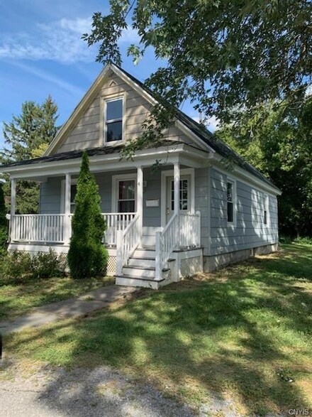 4 Ealy Ave, New Hartford, NY 13413