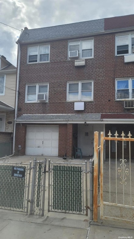 94-28 114th St, South Richmond Hill, NY 11419