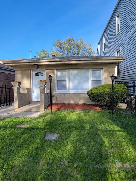 5217 S Princeton Ave, Chicago, IL 60609