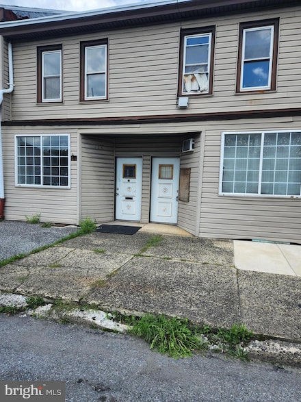 101 S 2nd St Unit 103, Saint Clair, PA 17970
