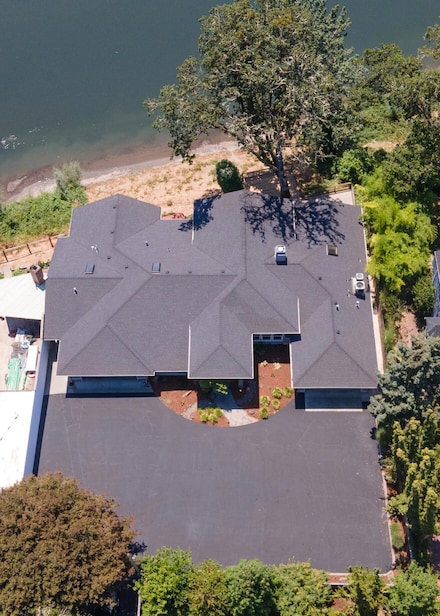 619 SE M St, Grants Pass, OR 97526