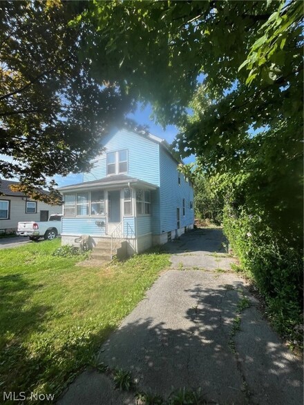 1215 Parkman Rd NW, Warren, OH 44485