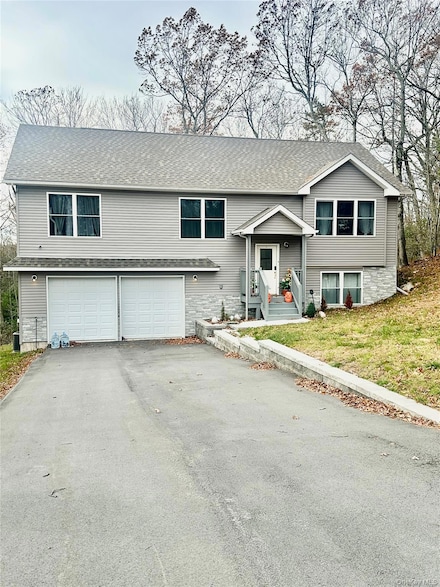 50 Picadilly Cir, Rock Hill, NY 12775