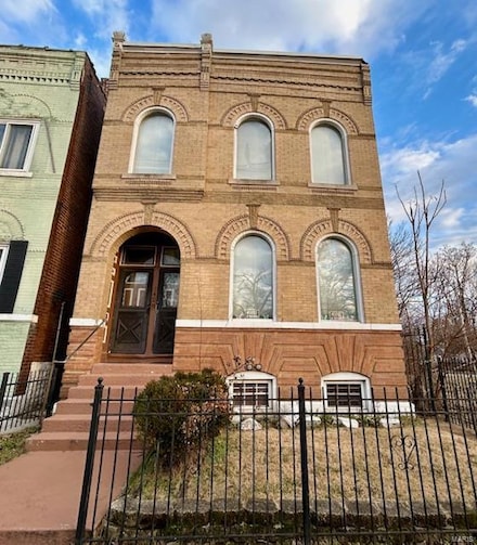 1426 N Newstead Ave, Saint Louis, MO 63113