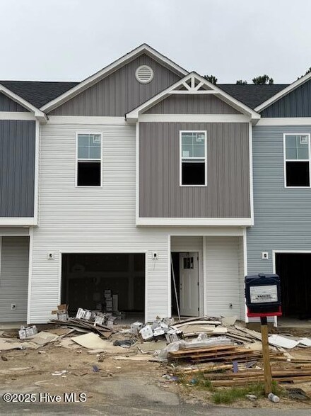 220 Crab Claw Spit Ln, Jacksonville, NC 28546