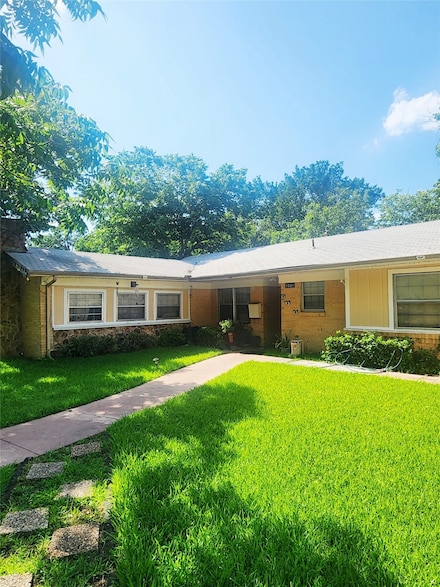 1021 Ross Dr, Irving, TX 75061