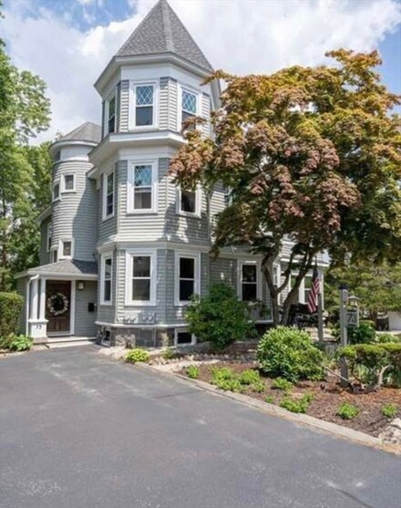 73 Hoyle St Unit 3, Norwood, MA 02062