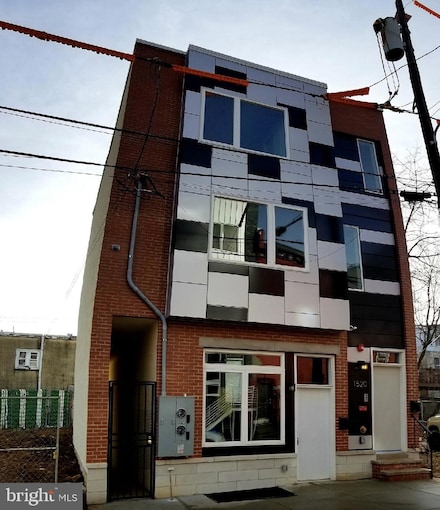 1520 W Seybert St, Philadelphia, PA 19121