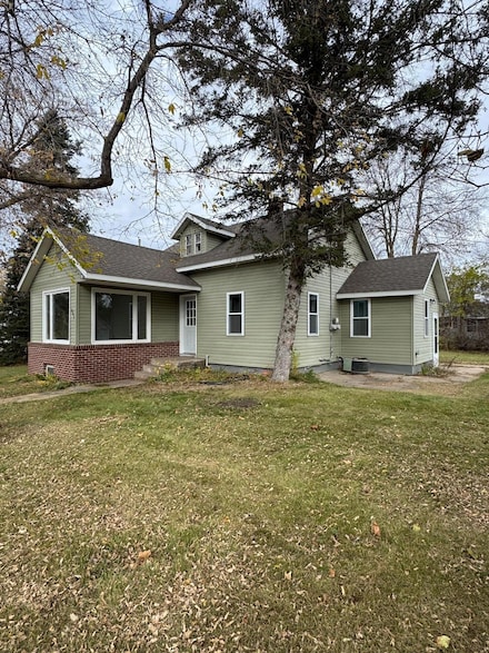 203 2nd Ave N, Dent, MN 56528