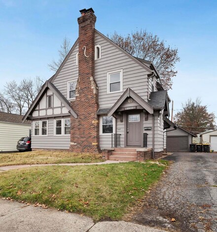 4410 Champlain Dr, Fort Wayne, IN 46806