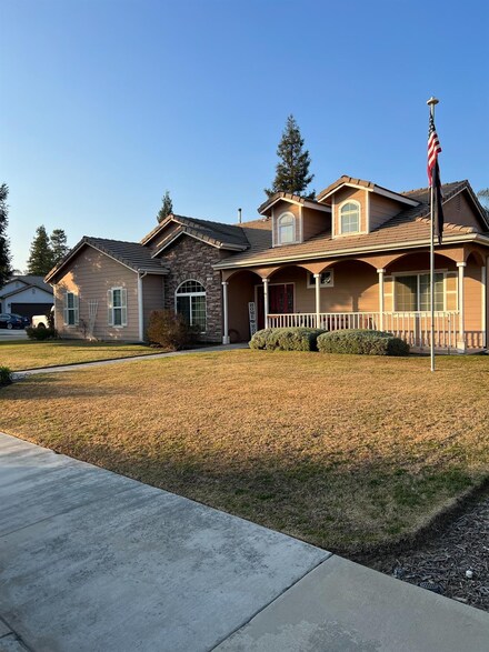 1326 Goldridge St, Selma, CA 93662
