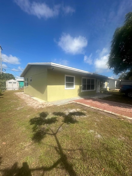 1611 NE 32nd Place, Pompano Beach, FL 33064