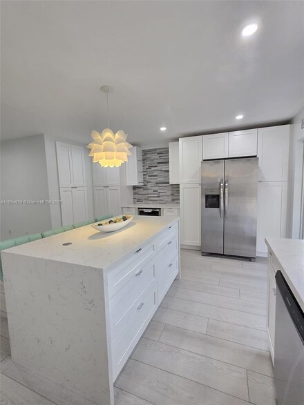 17324 NW 74th Ave Unit 102, Hialeah, FL 33015