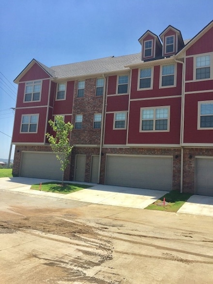 2733 Cottonwillow, Fayetteville, AR 72704