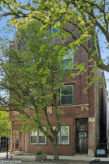 2328 N Oakley Ave Unit 2E, Chicago, IL 60647
