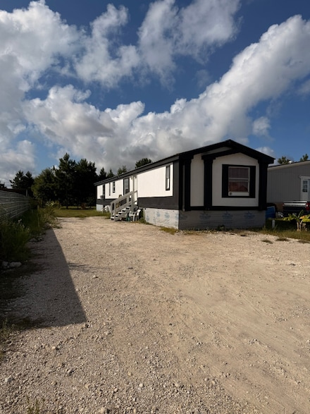 1395 Road 5607, Cleveland, TX 77327