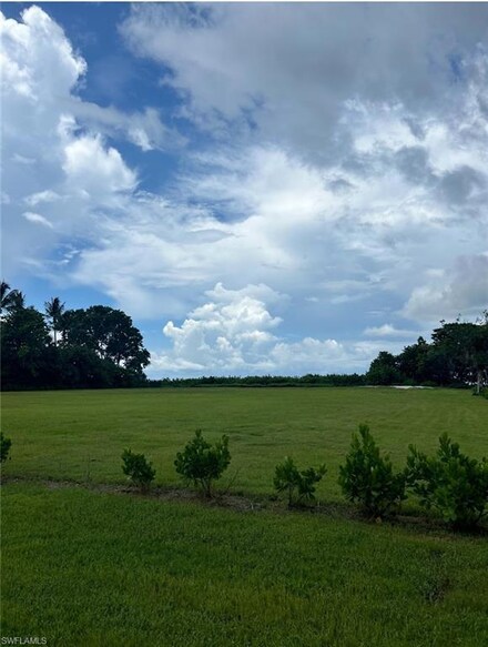 275 Gulf Shore Blvd N, Naples, FL 34102