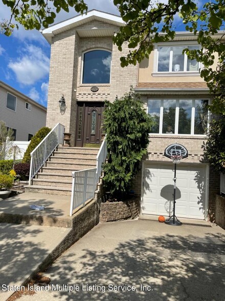 179 Sinclair Ave, Staten Island, NY 10312